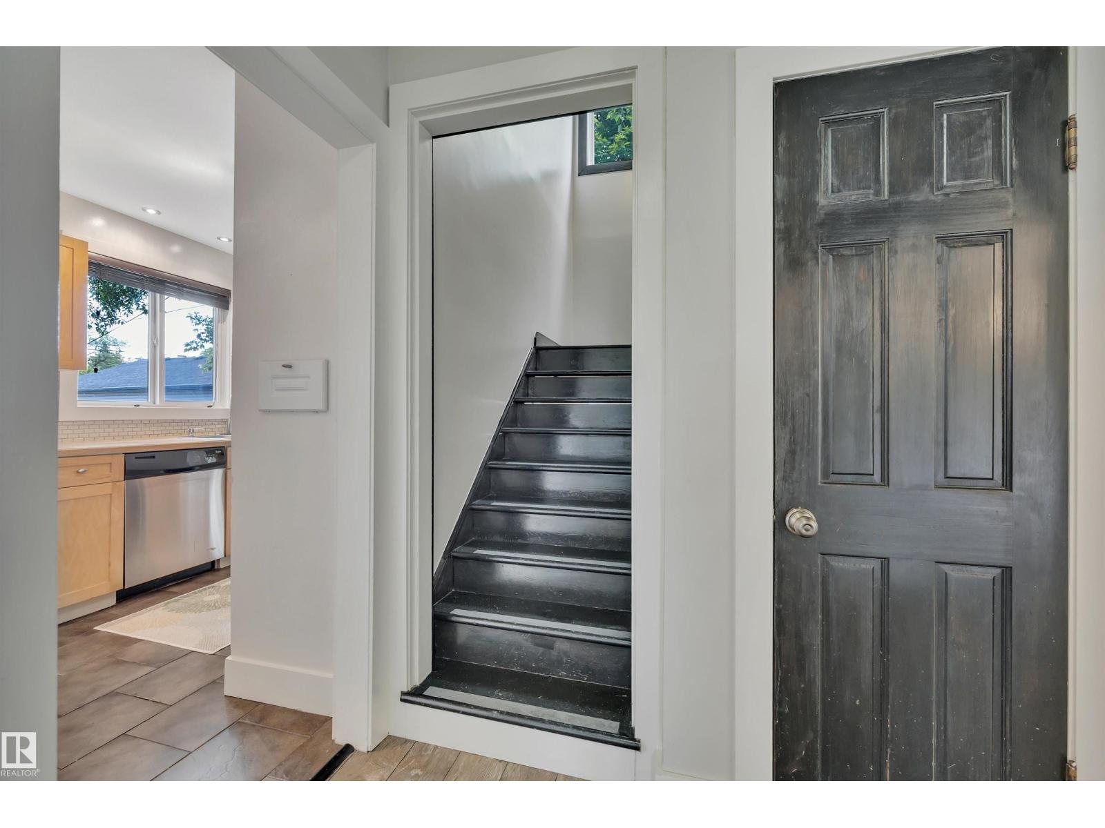 12015 124 ST NW - 23