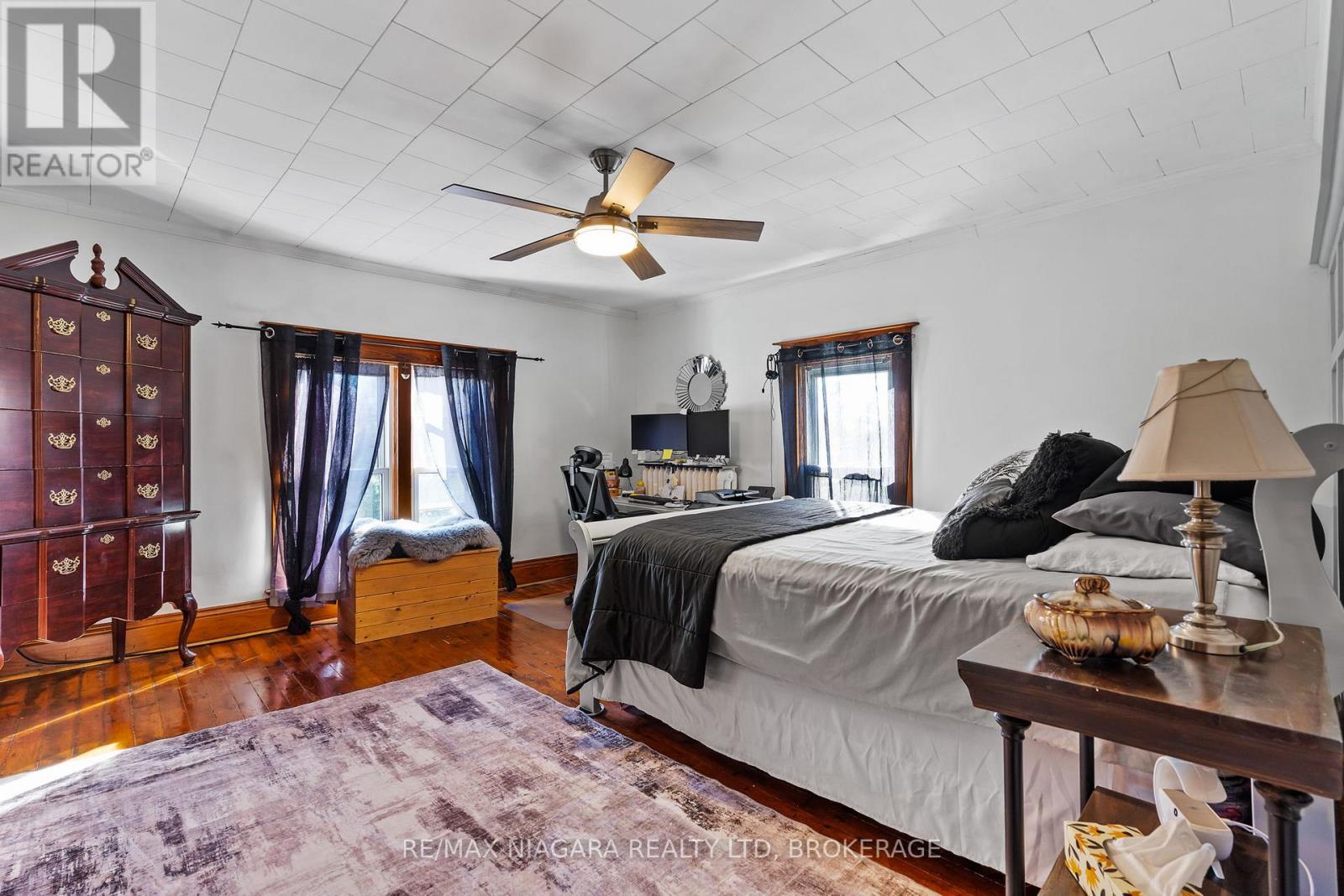 11562 LAKESHORE ROAD - 38