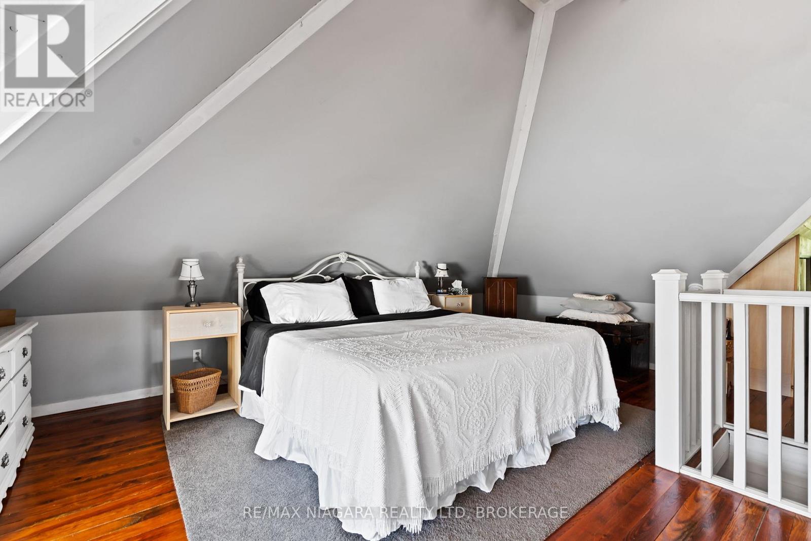 11562 LAKESHORE ROAD - 46