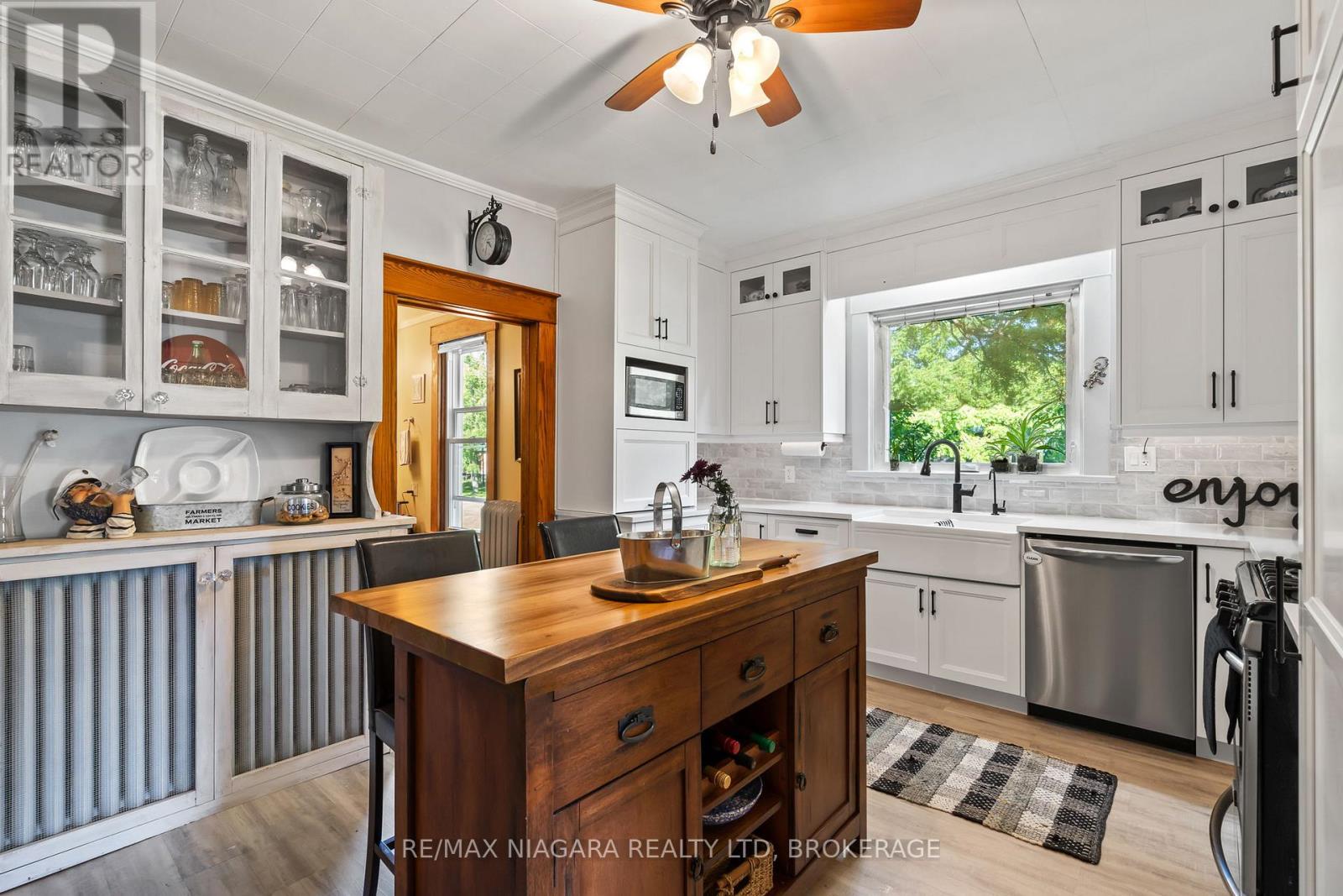 11562 LAKESHORE ROAD - 27