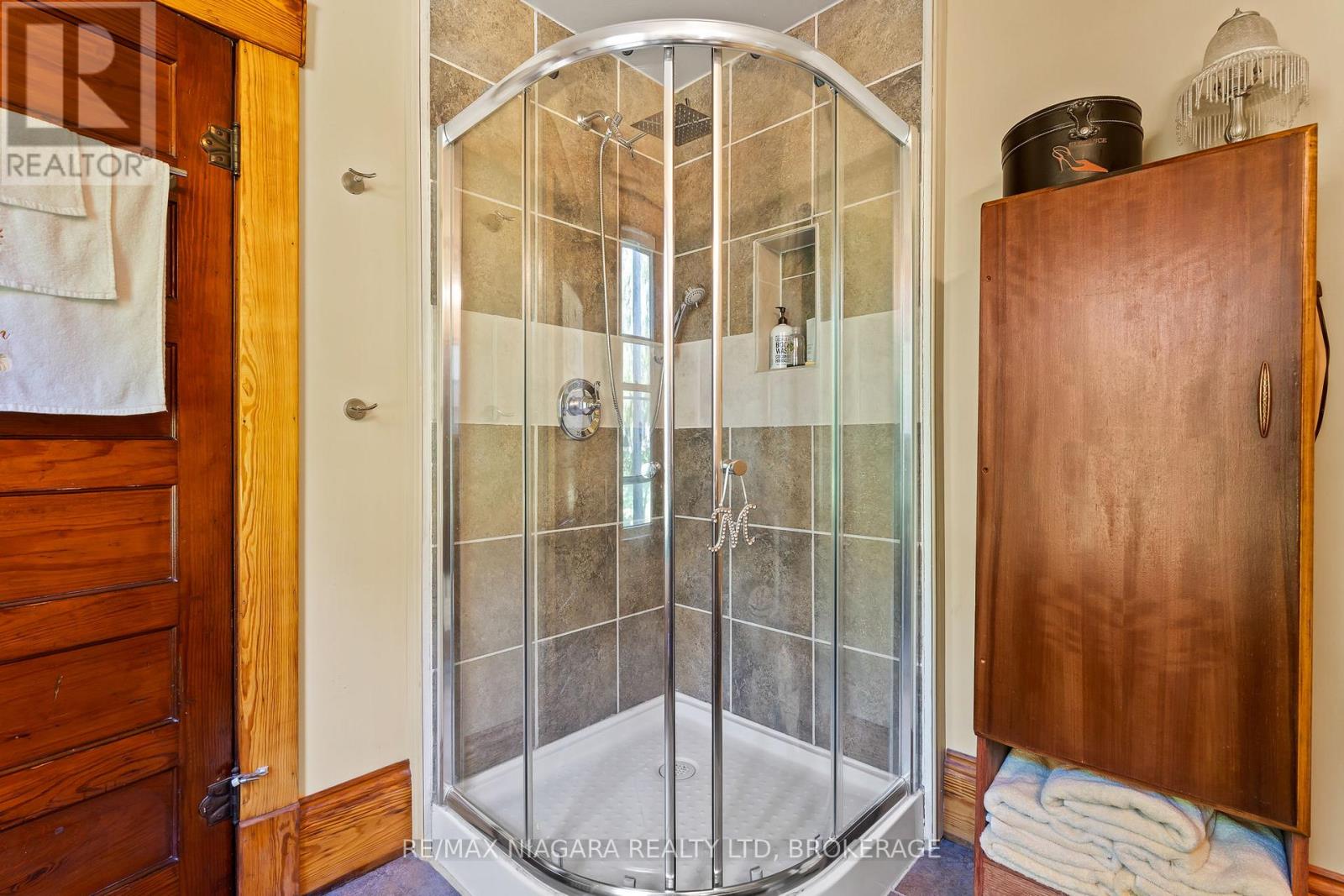 11562 LAKESHORE ROAD - 31