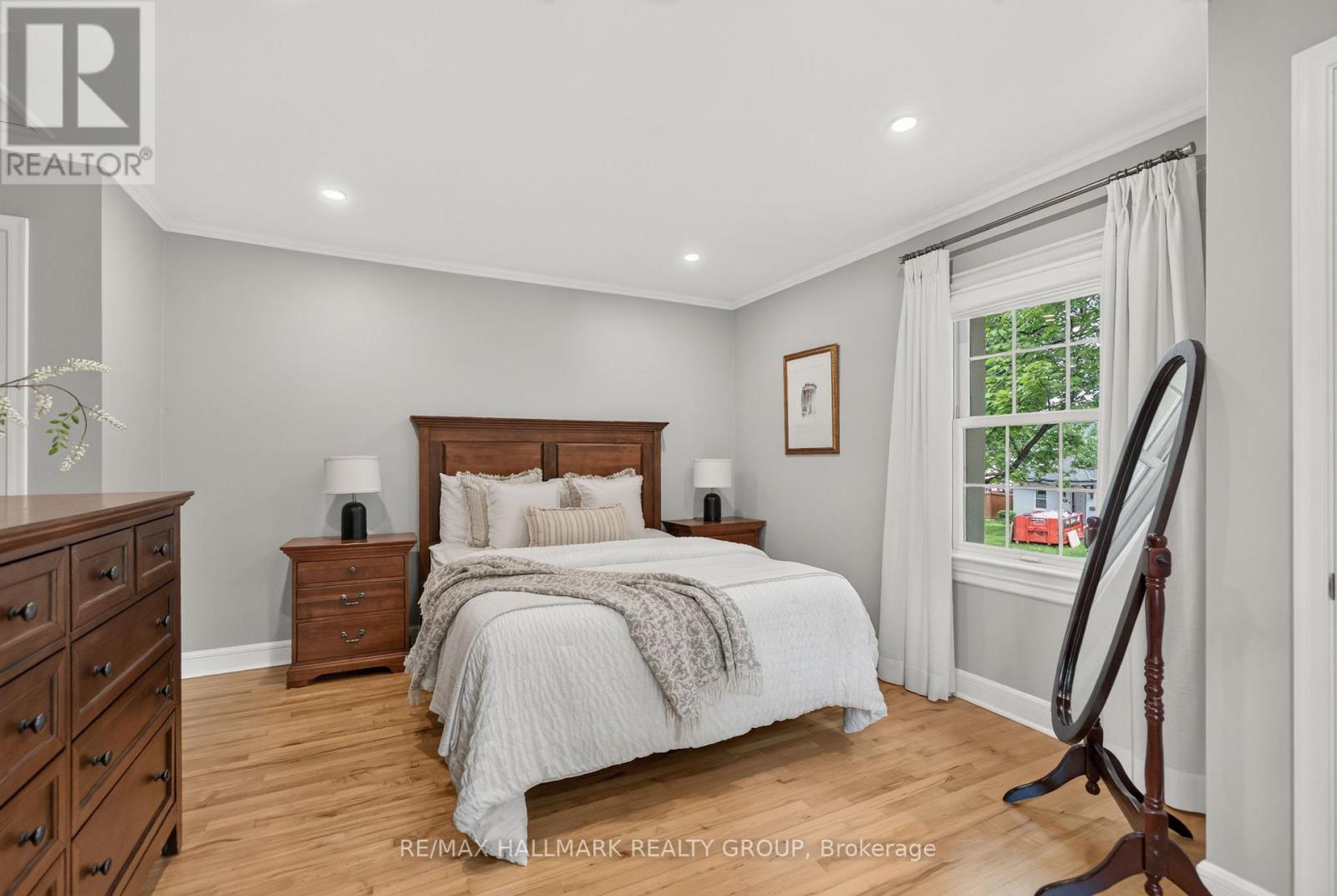 3 Bed, 3 Bath House for Sale in Ottawa – 1 BEDFORD CRESCENT, Ottawa – MLS# X13473606 - Image 26