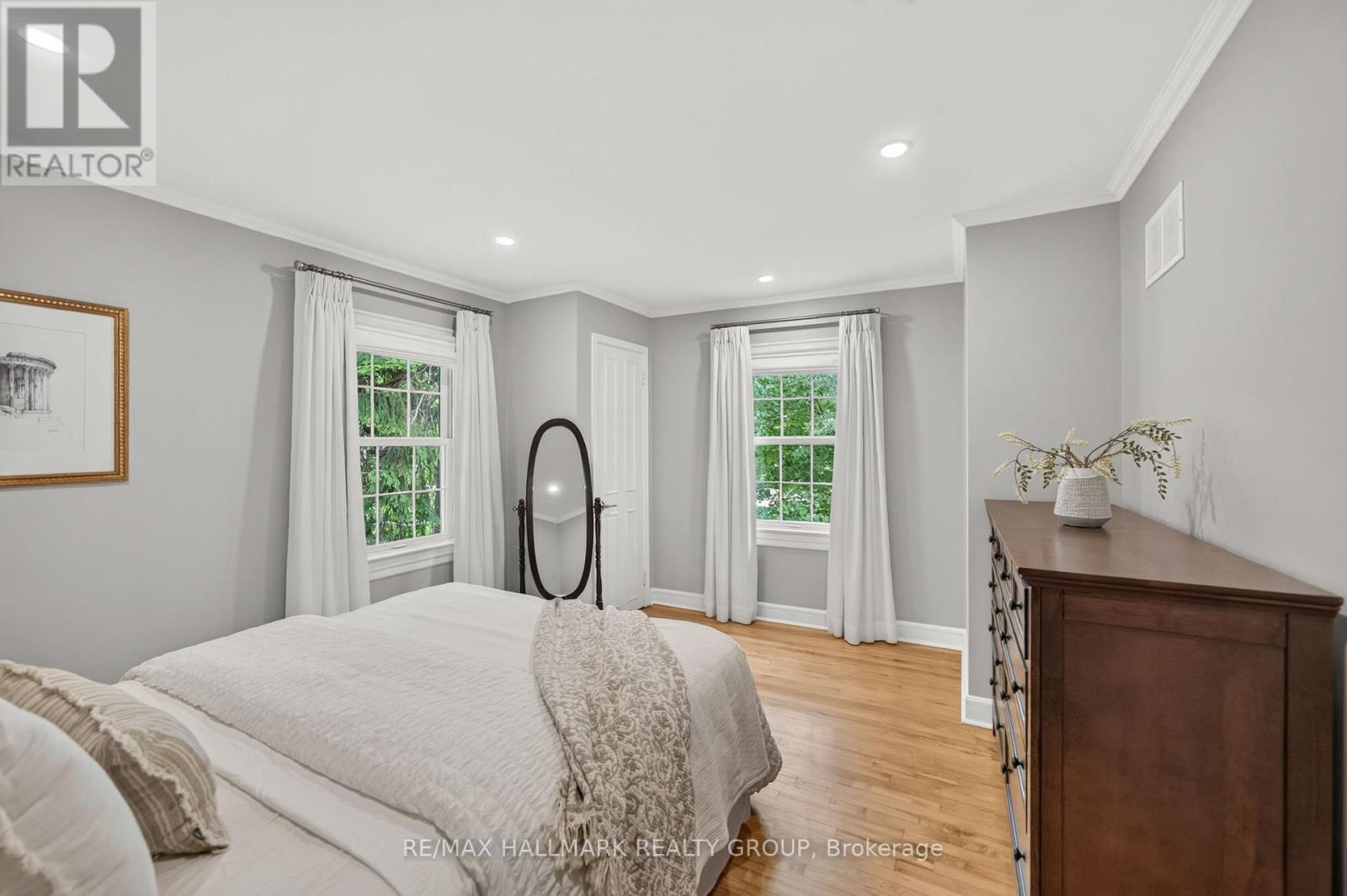 3 Bed, 3 Bath House for Sale in Ottawa – 1 BEDFORD CRESCENT, Ottawa – MLS# X13473606 - Image 28