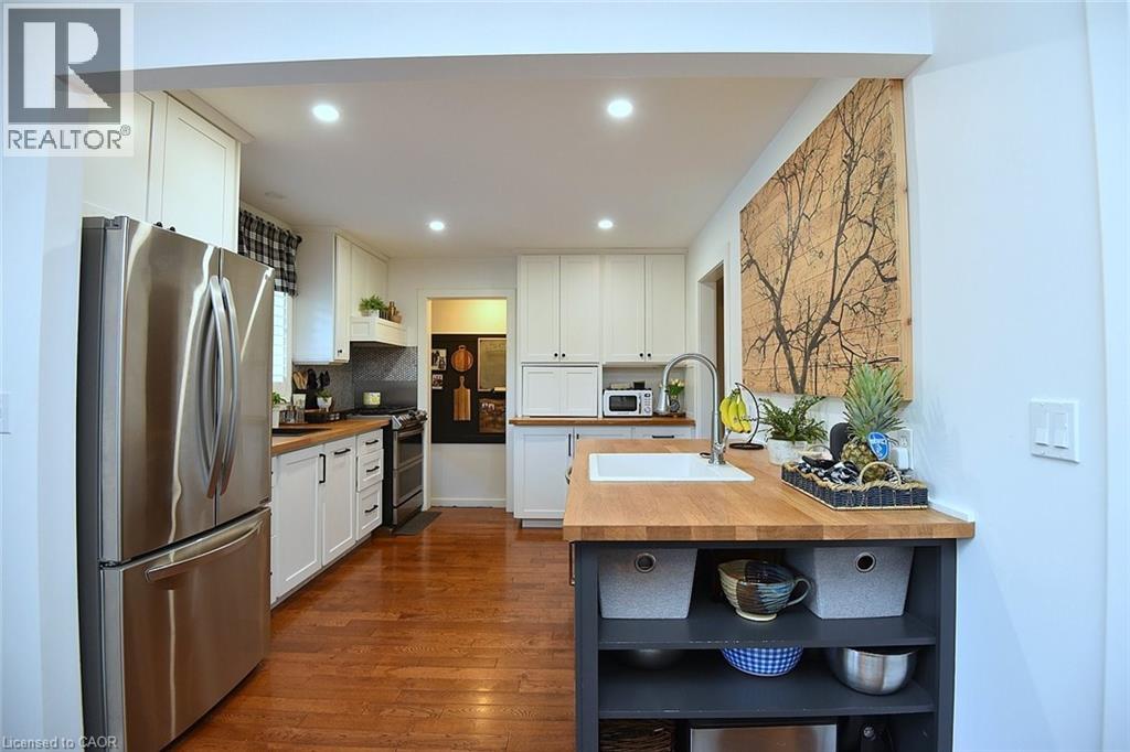3-bedroom home for sale at 8 SHERIDAN Boulevard, Simcoe ON · photo 20 of 51