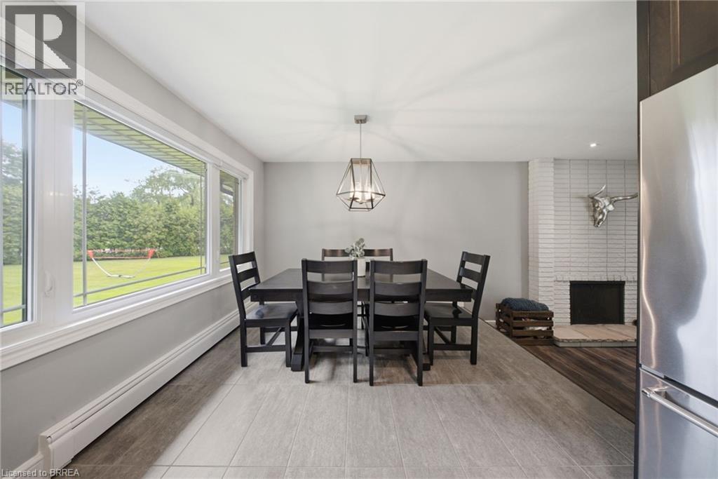 3-bedroom home for sale at 17 PLEASANT Crescent, Brantford ON · photo 10 of 42