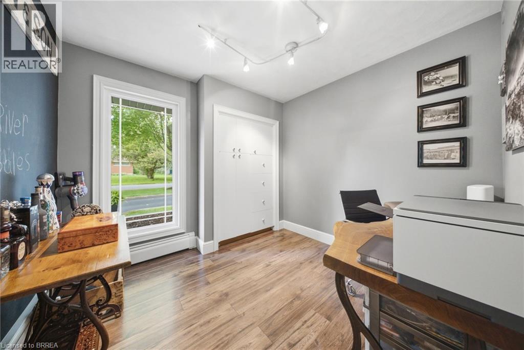 3-bedroom home for sale at 17 PLEASANT Crescent, Brantford ON · photo 14 of 42