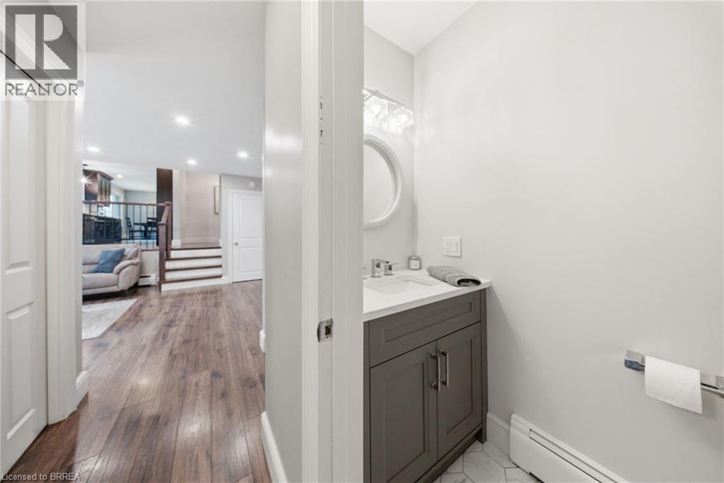 3-bedroom home for sale at 17 PLEASANT Crescent, Brantford ON · photo 16 of 42