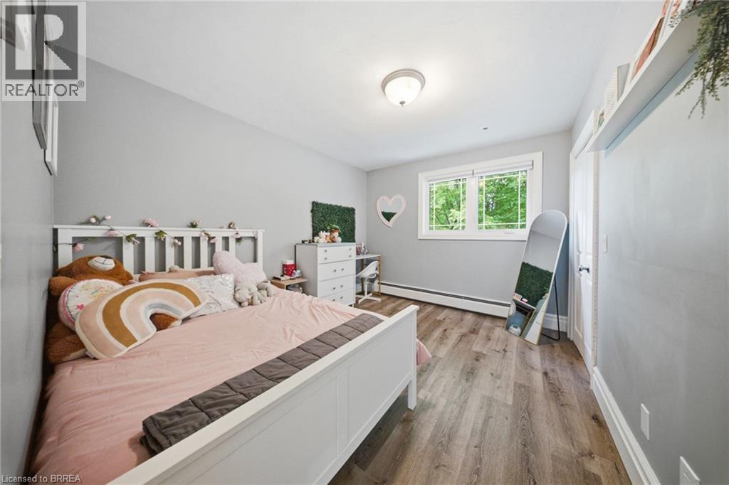3-bedroom home for sale at 17 PLEASANT Crescent, Brantford ON · photo 18 of 42