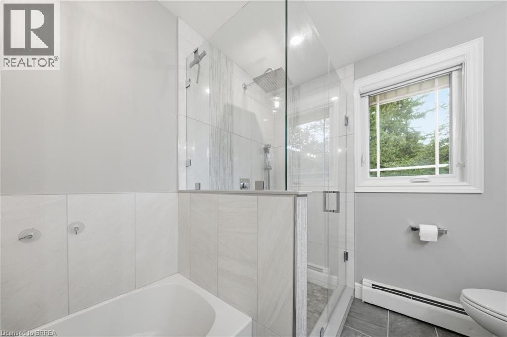 3-bedroom home for sale at 17 PLEASANT Crescent, Brantford ON · photo 21 of 42