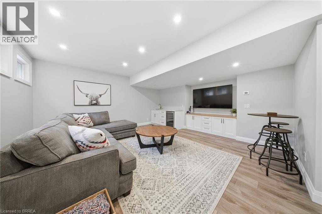 3-bedroom home for sale at 17 PLEASANT Crescent, Brantford ON · photo 22 of 42