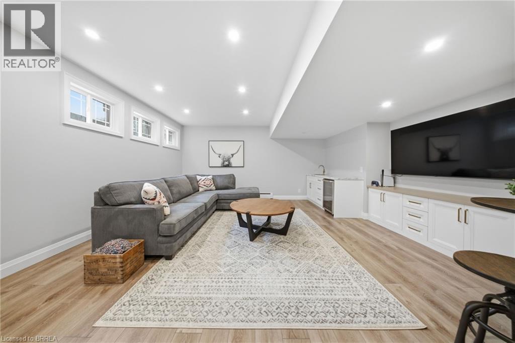 3-bedroom home for sale at 17 PLEASANT Crescent, Brantford ON · photo 23 of 42
