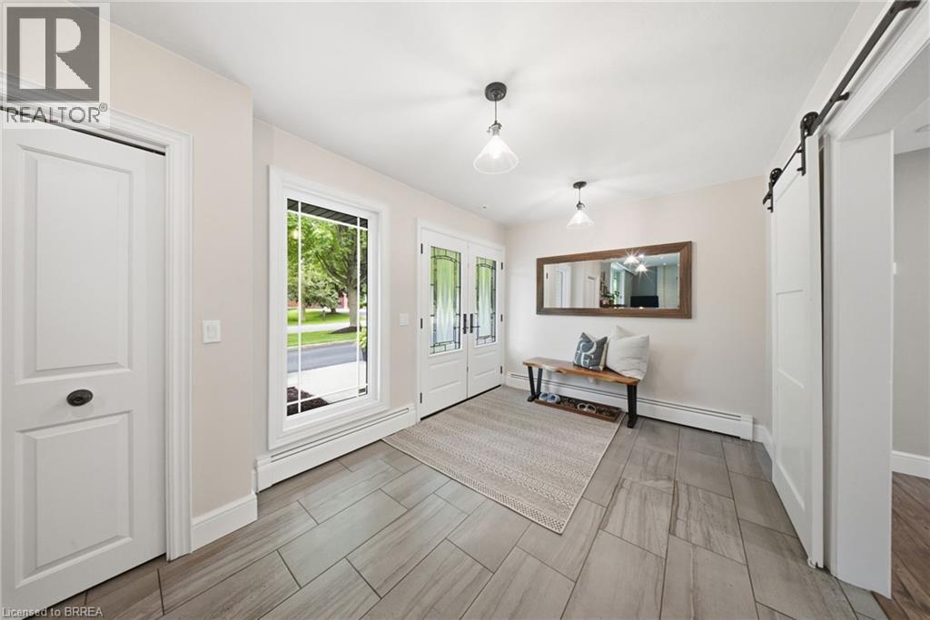 3-bedroom home for sale at 17 PLEASANT Crescent, Brantford ON · photo 3 of 42