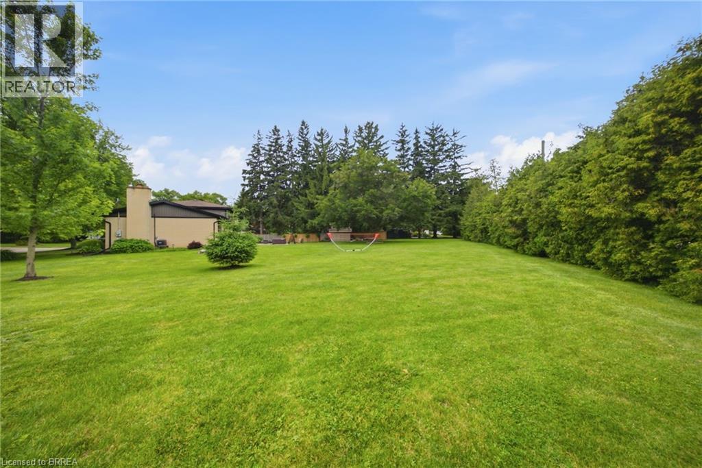 3-bedroom home for sale at 17 PLEASANT Crescent, Brantford ON · photo 34 of 42