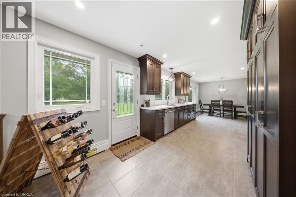 3-bedroom home for sale at 17 PLEASANT Crescent, Brantford ON · photo 7 of 42