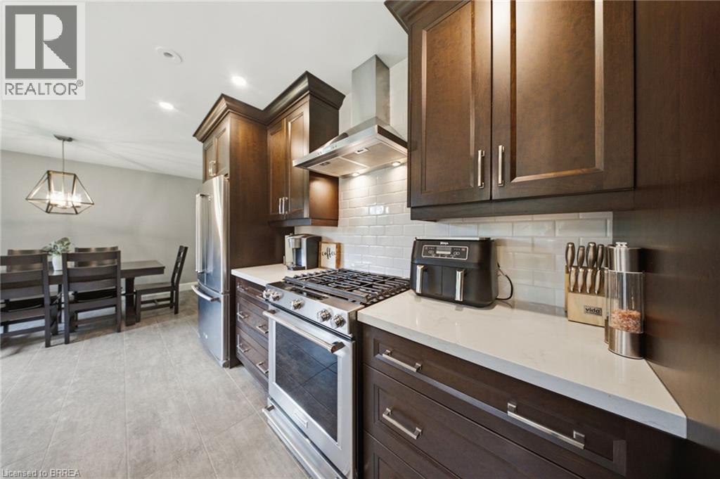 3-bedroom home for sale at 17 PLEASANT Crescent, Brantford ON · photo 8 of 42