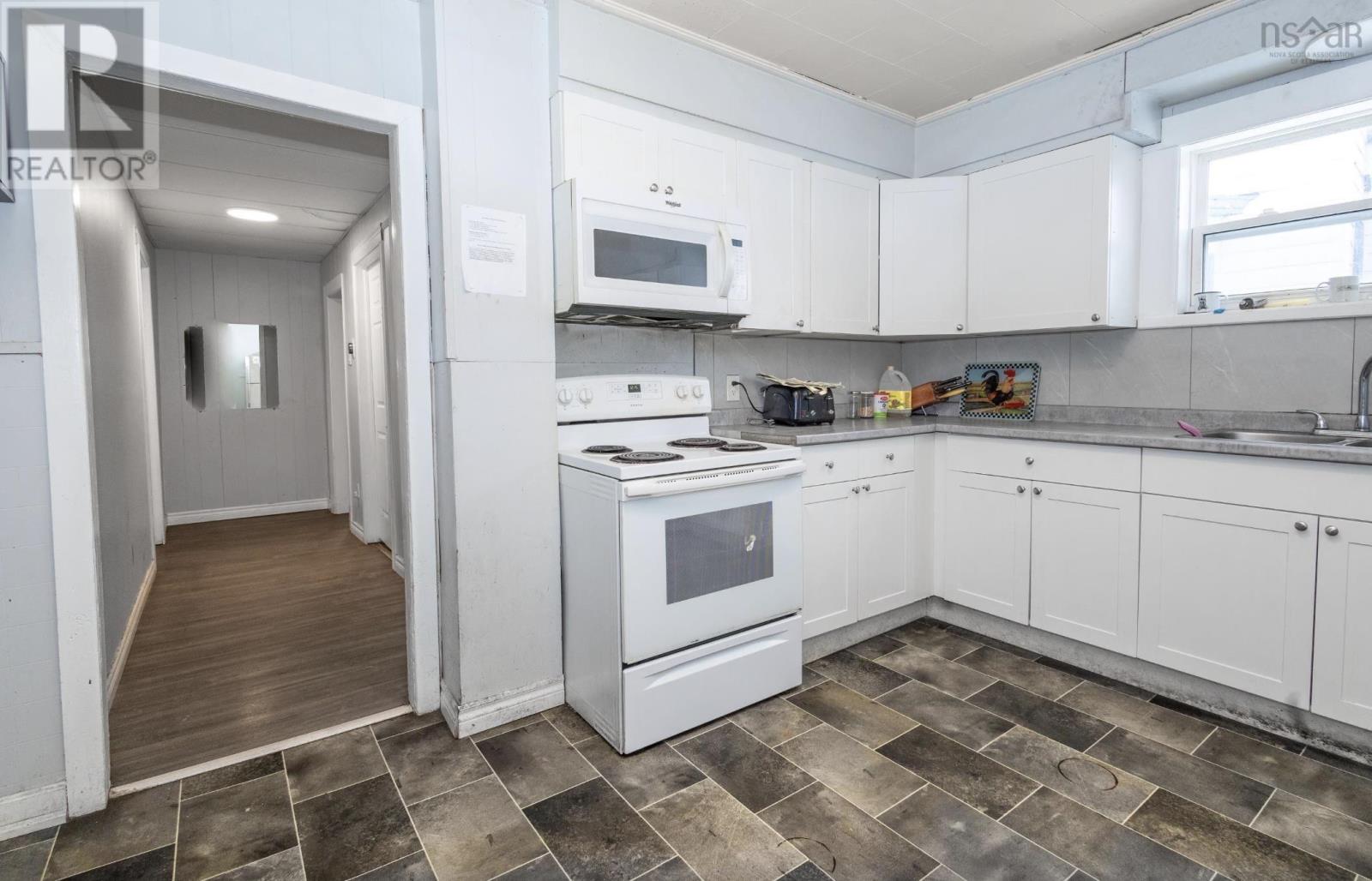 177 Dorchester Street - 10