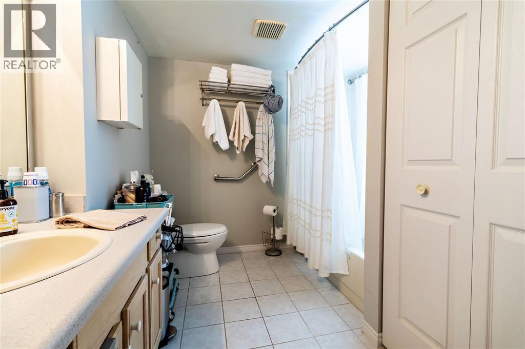 #801 10 VAN ALLEN AVENUE - 12
