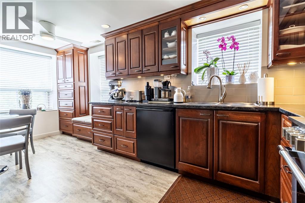 #801 10 VAN ALLEN AVENUE - 21