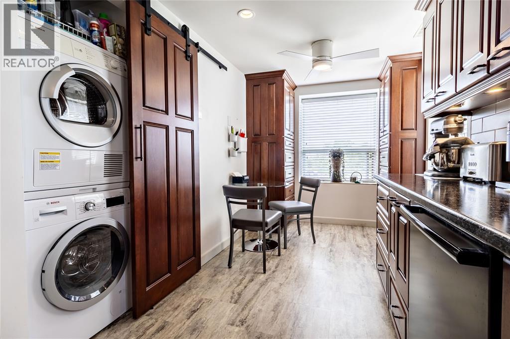 #801 10 VAN ALLEN AVENUE - 22
