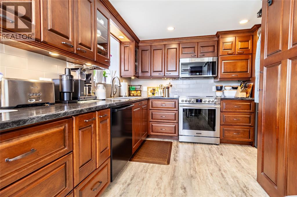 #801 10 VAN ALLEN AVENUE - 23
