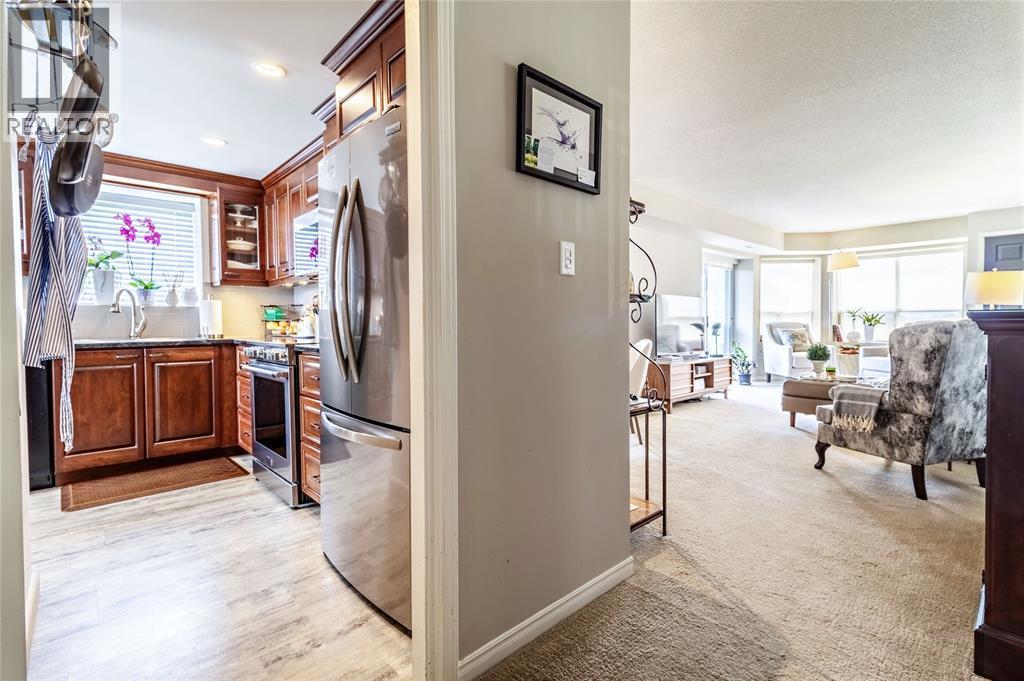 #801 10 VAN ALLEN AVENUE - 26