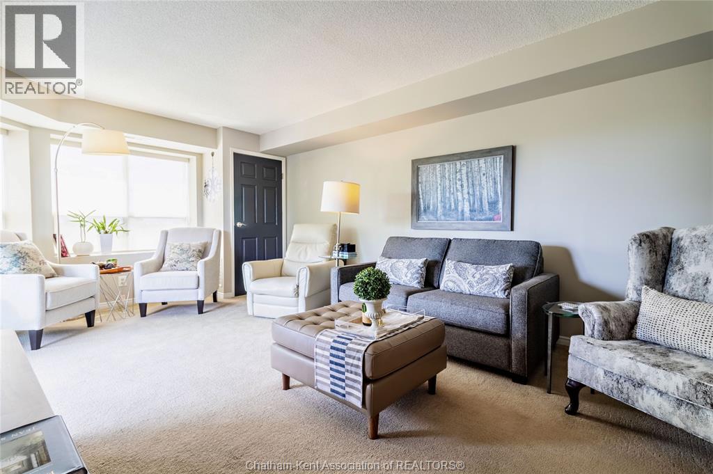 #801 10 VAN ALLEN AVENUE - 32