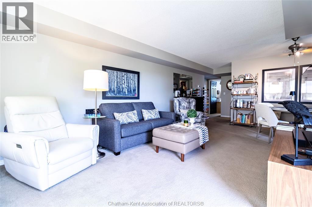 #801 10 VAN ALLEN AVENUE - 34