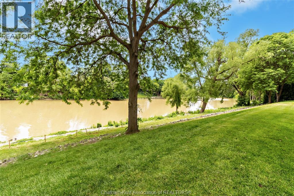 #801 10 VAN ALLEN AVENUE - 41
