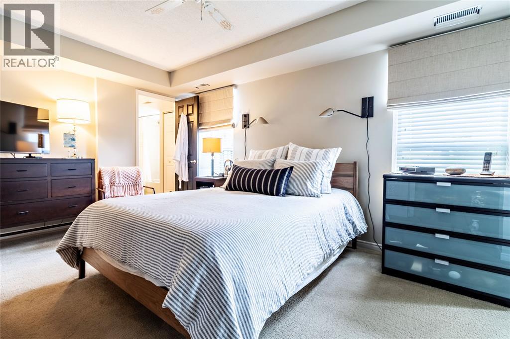 #801 10 VAN ALLEN AVENUE - 8