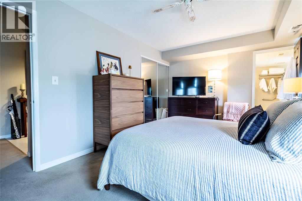 #801 10 VAN ALLEN AVENUE - 9