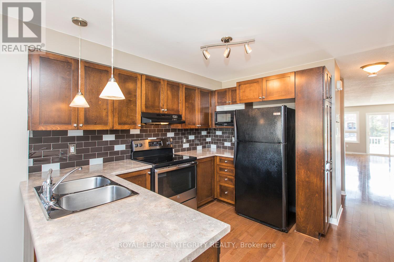 2 Bed, 3 Bath House for Rent in Ottawa – 146 BERRIGAN DRIVE, Ottawa – MLS# X13473674 - Image 7