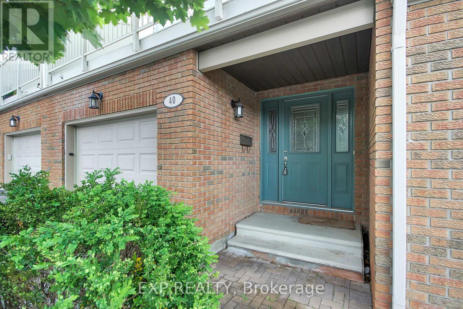 3 Bed, 3 Bath House for Sale in Ottawa – 20 – 40 HUNTVIEW PRIVATE, Ottawa – MLS# X13473776 - Image 2