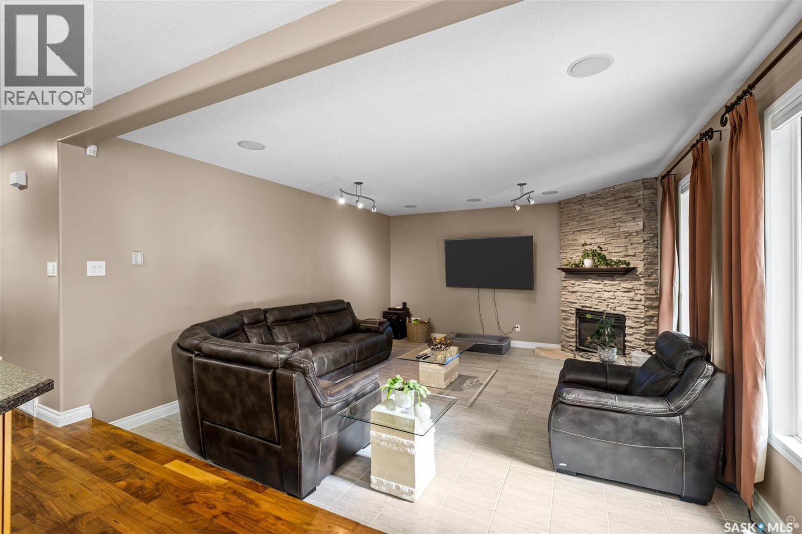 1293 Amos PLACE — photo 14