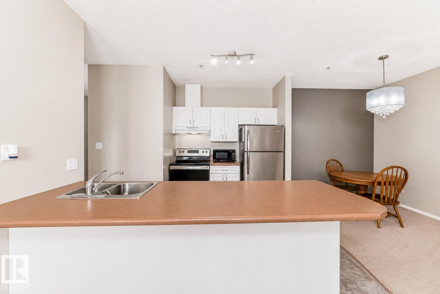 #601 9919 105 ST NW - 4