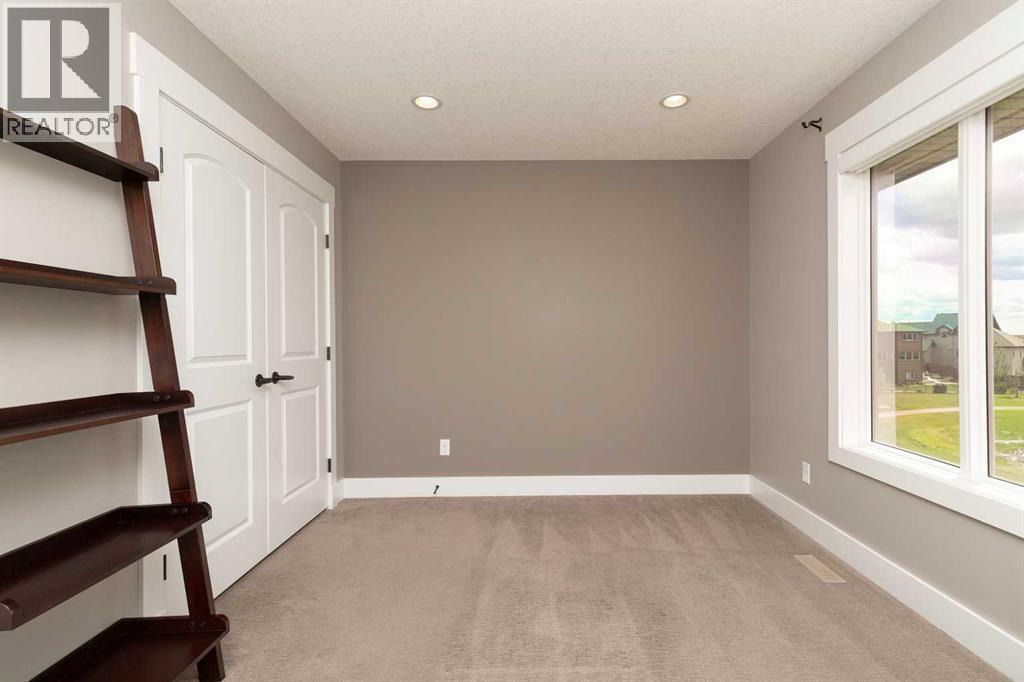 788 Canyonview Close W — photo 25