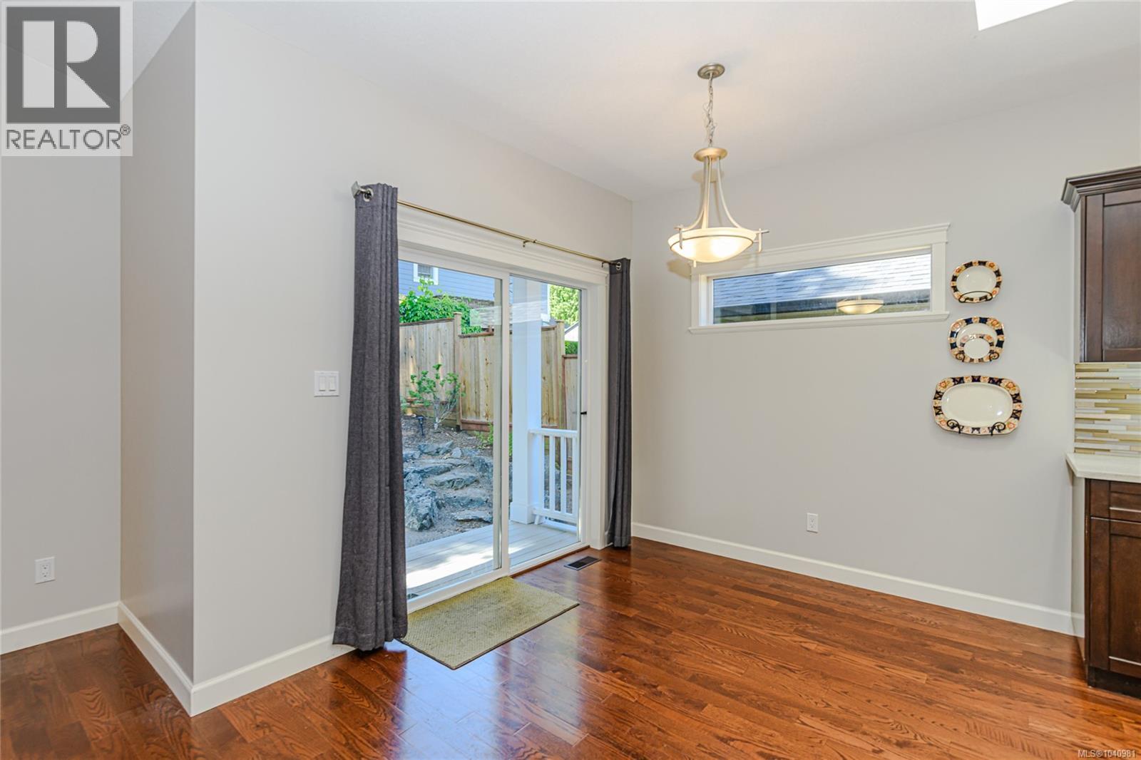 5888 Stonehaven Dr - 11