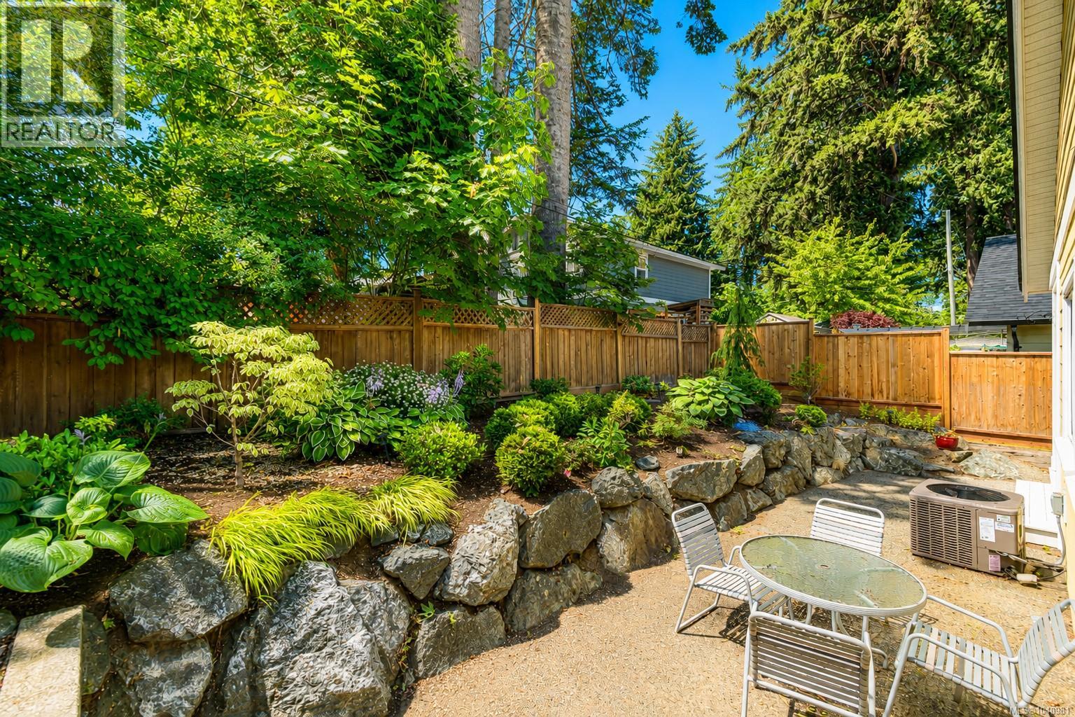 5888 Stonehaven Dr - 33