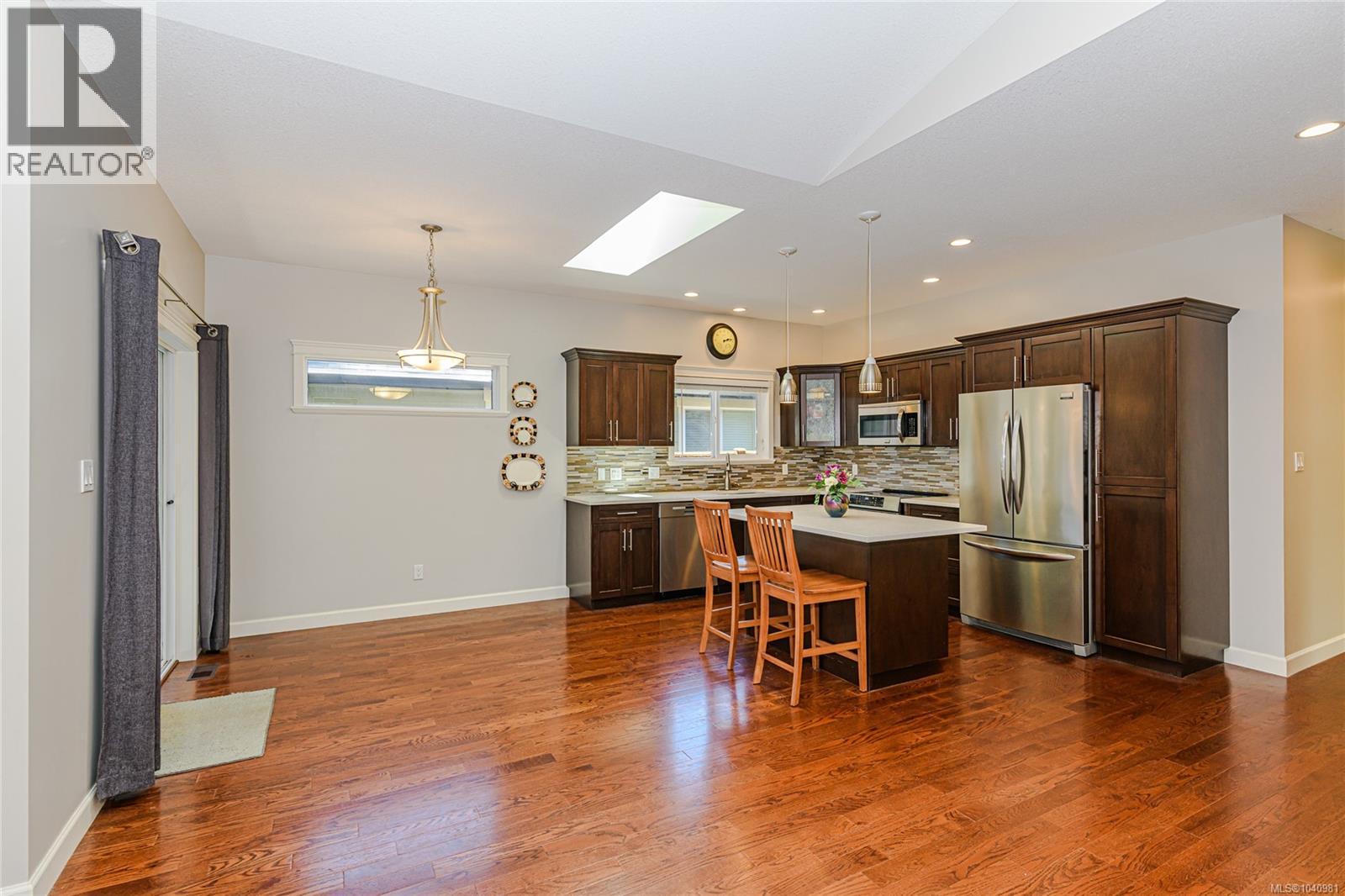 5888 Stonehaven Dr - 8