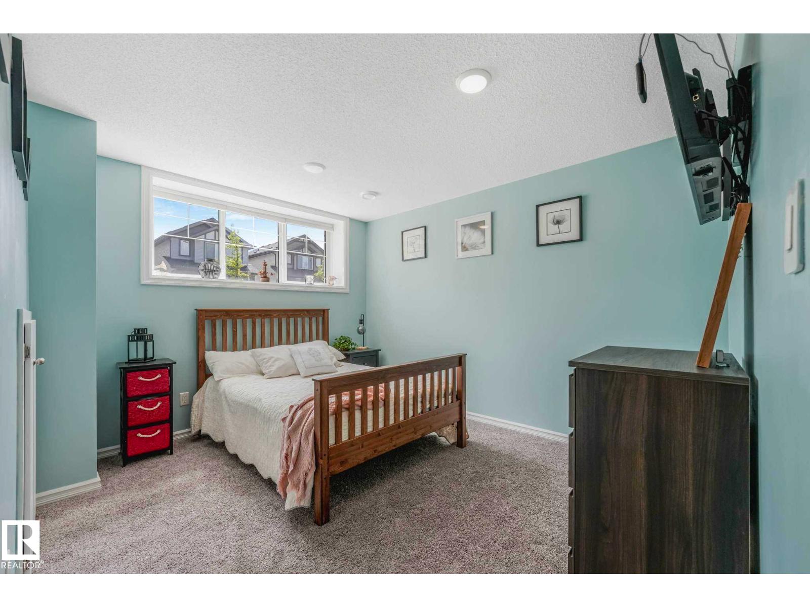 16024 12 AV SW — photo 25