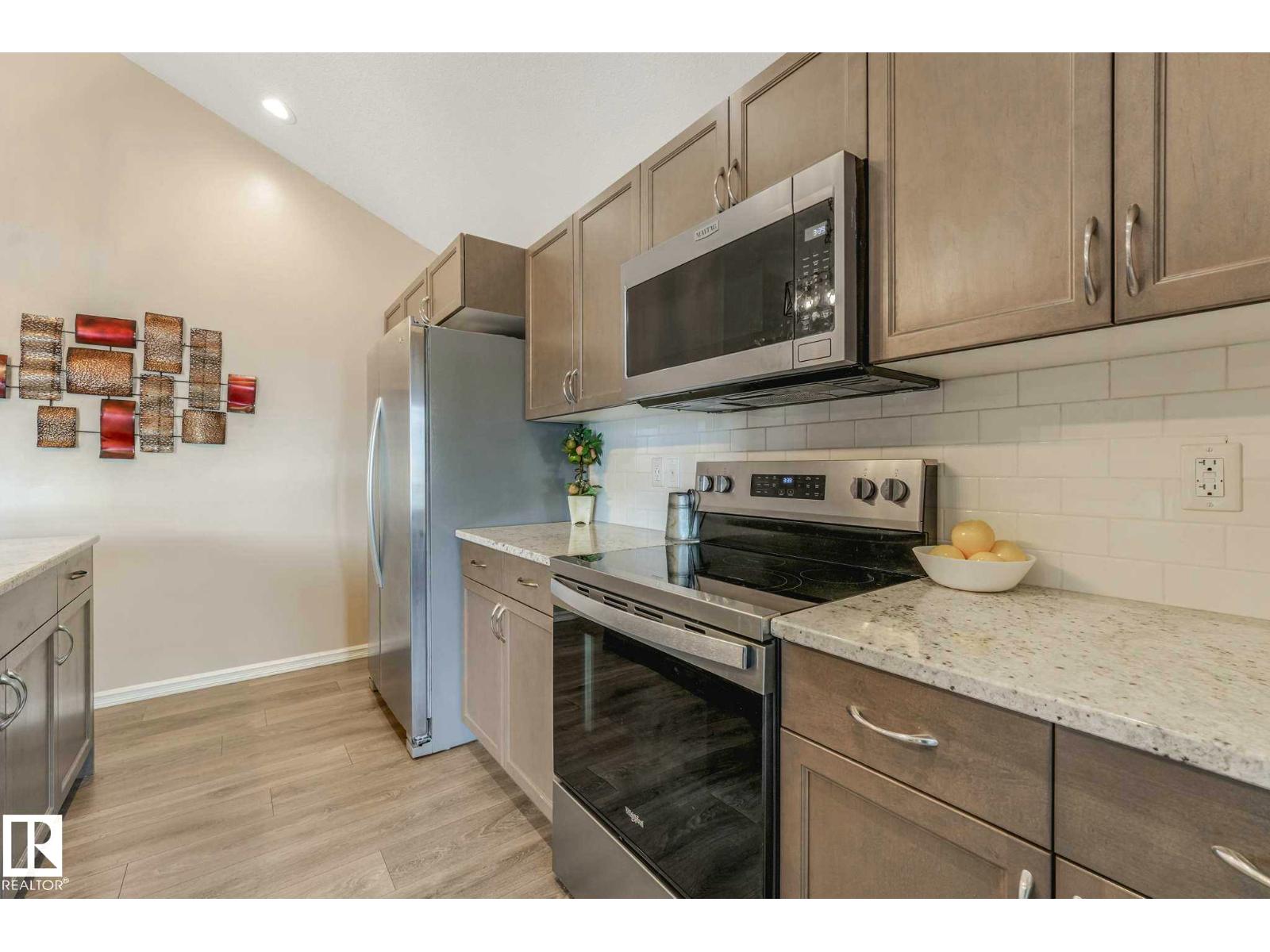16024 12 AV SW — photo 11