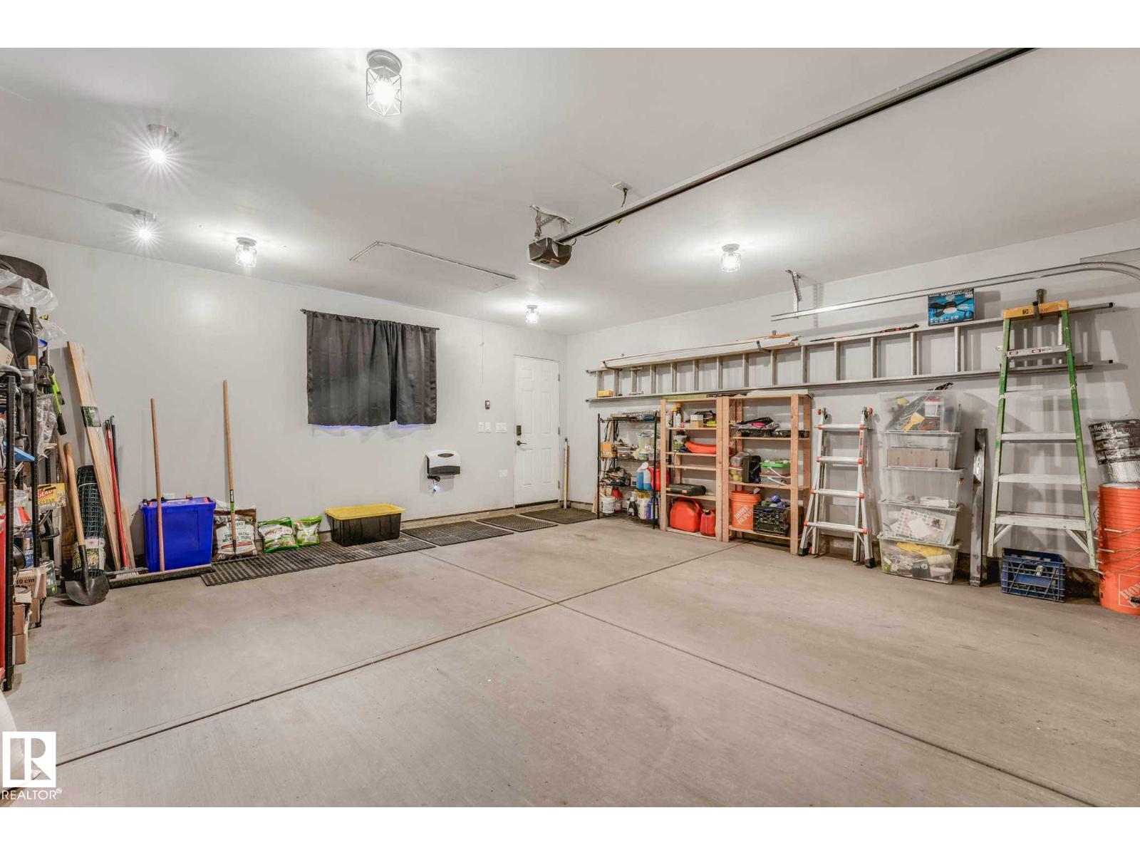 16024 12 AV SW — photo 40
