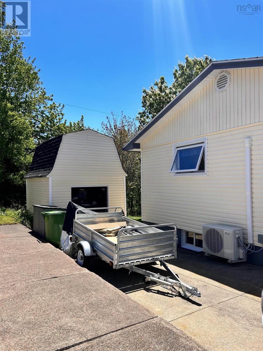 18 Oak Crescent - 44