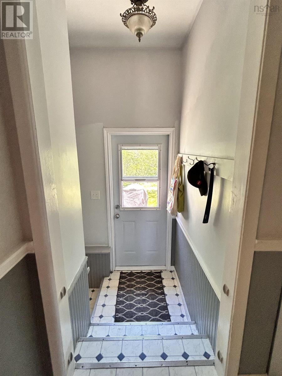 18 Oak Crescent - 18