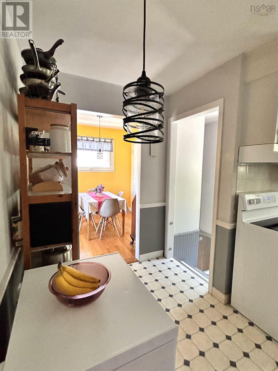 18 Oak Crescent - 16