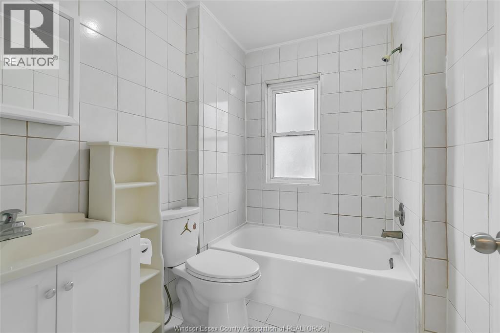 1448 WYANDOTTE STREET West - 17