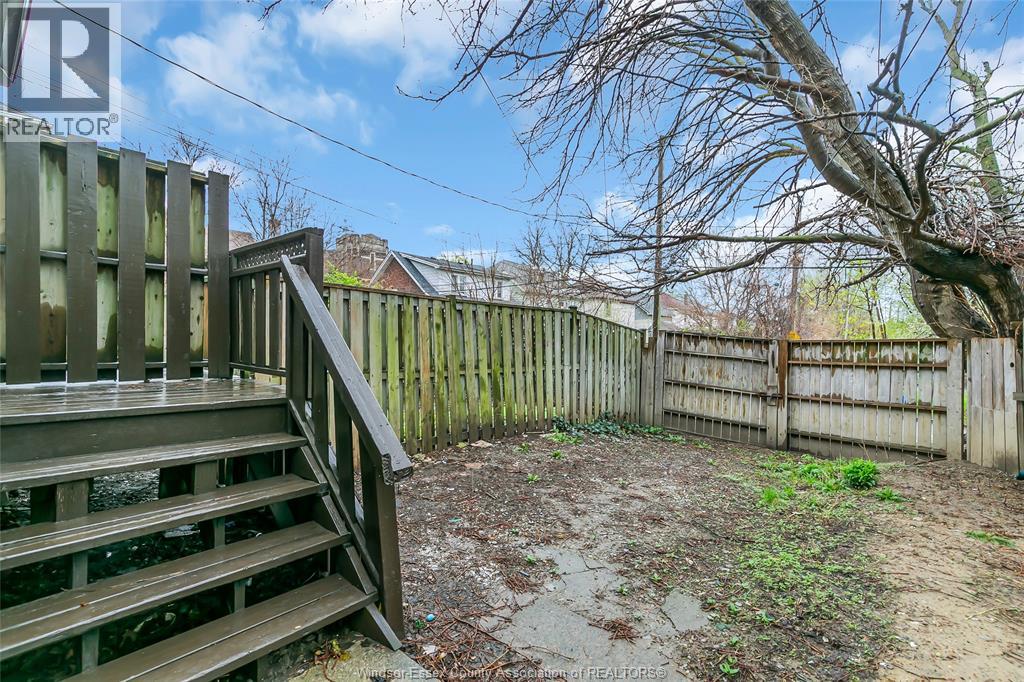 1448 WYANDOTTE STREET West - 22