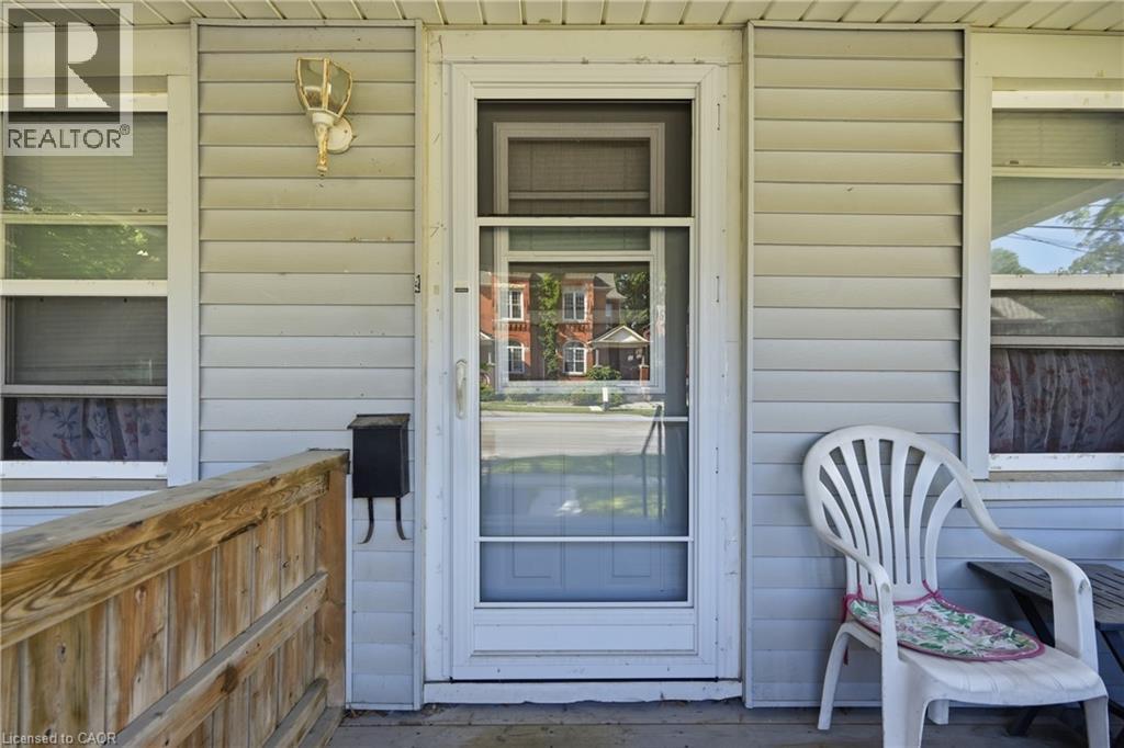 56 WELLAND Avenue - 2