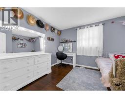 Kitchen - 338 East 24th Street, Hamilton, ON L8V2Y6 Photo 11