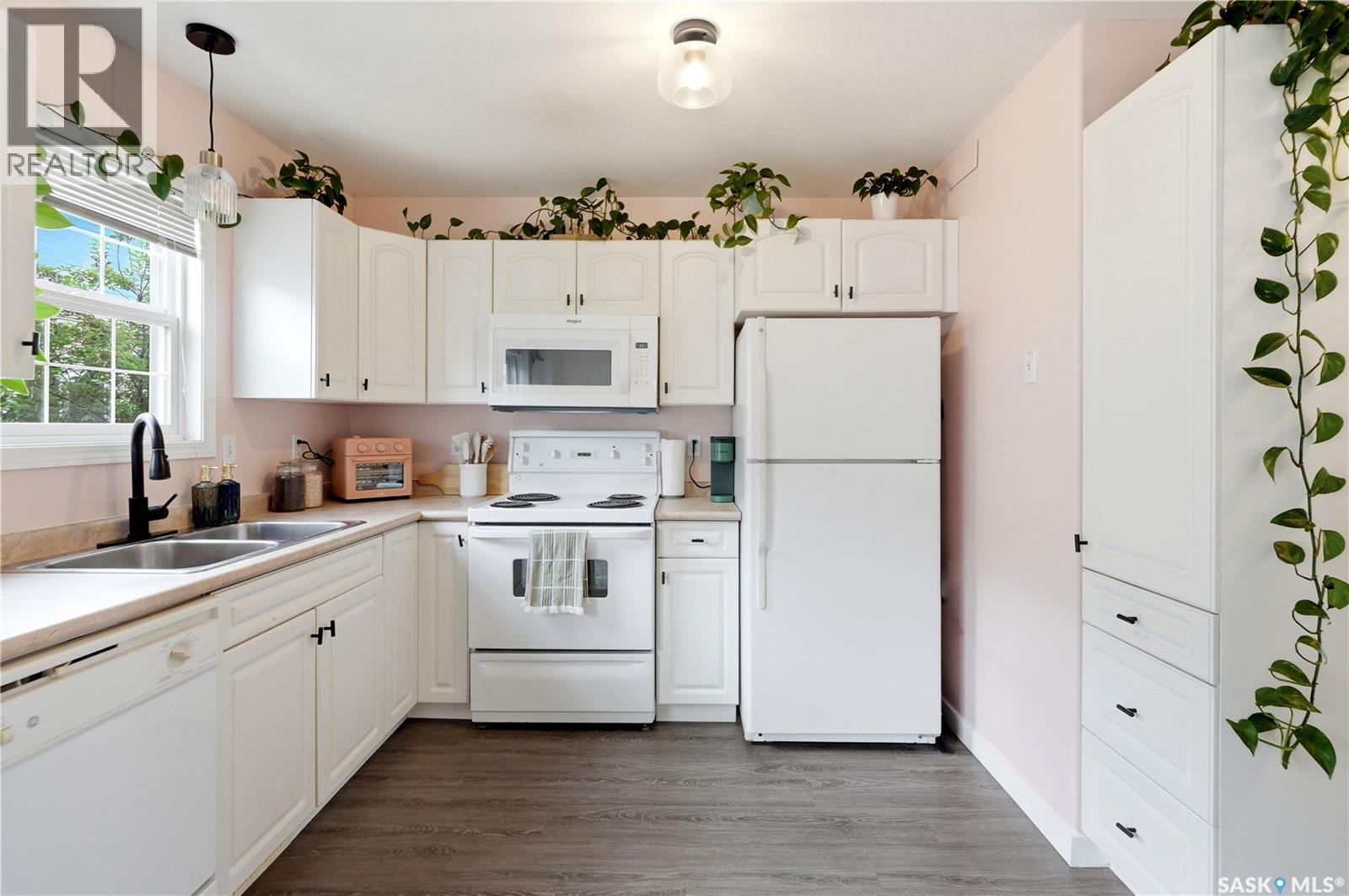 24 243 Herold TERRACE — photo 8