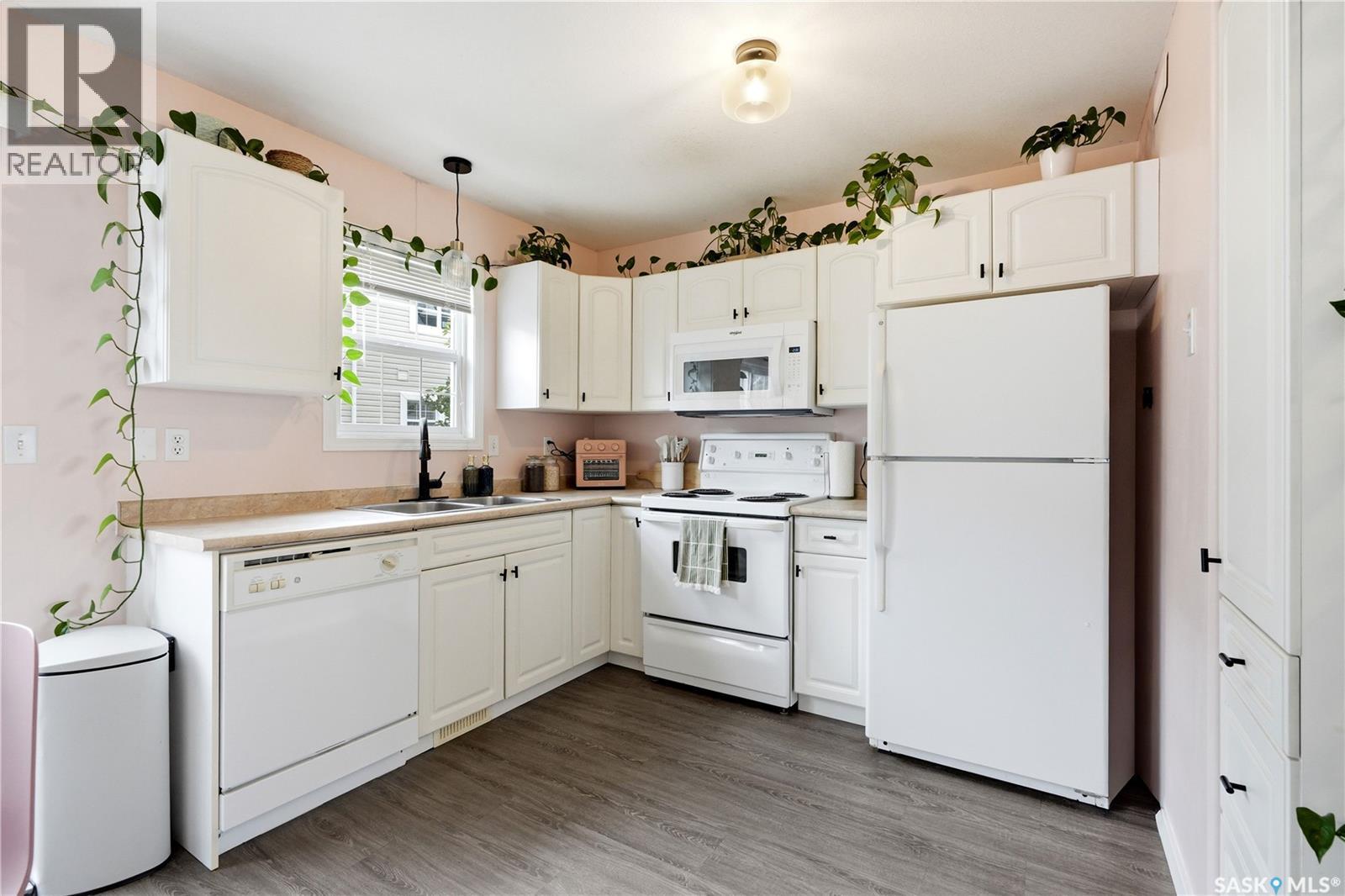 24 243 Herold TERRACE — photo 9